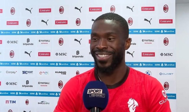 开云APP-托莫里：其他后卫都进球了就差我？兰杜奇老是把我安排在后面