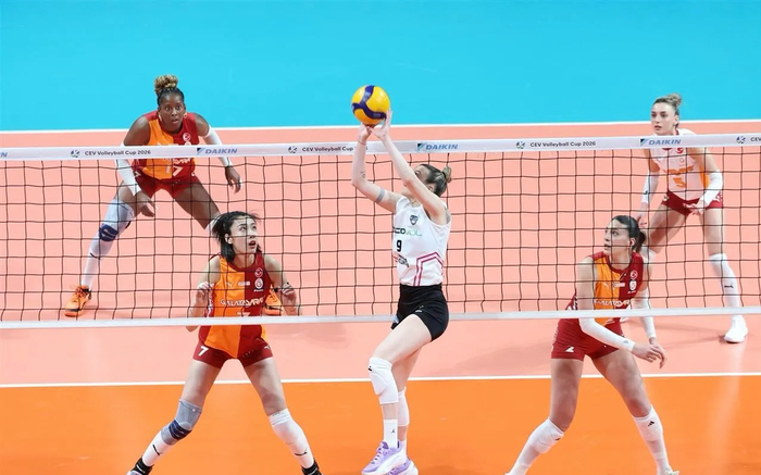 欧冠女排战报:斯坎迪奇爆冷取胜,王媛媛率队轻松晋级|费内巴切|加拉塔萨雷|梅丽萨-瓦尔加斯|费多罗夫采娃|比赛_新浪体育_新浪新闻